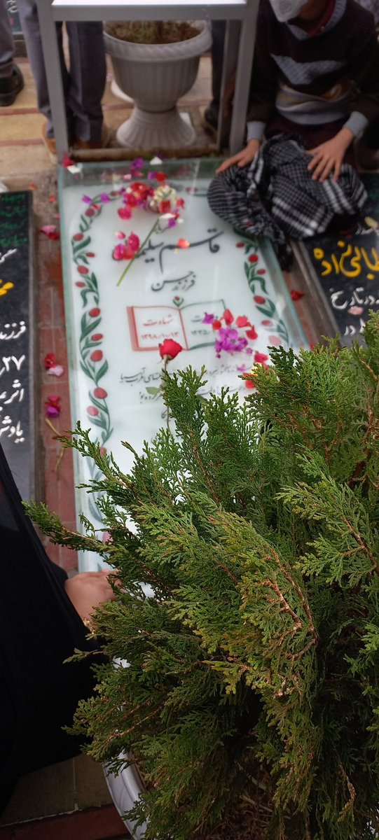 2007Bati's tweet photo. هنوزم یادم هست...
صبح جمعه ای که با گریه بیدار شدم... https://t.co/DDWbRpOv4V