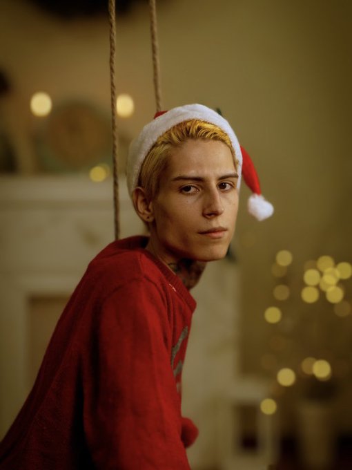 2 pic. Merry Christmas guys.  All wishes and new content at https://t.co/ph4VPmcKr0 ? https://t.co/a