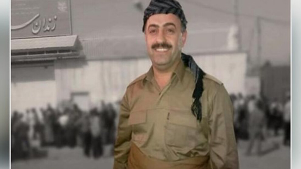 BaybasinHsyn's tweet photo. QURBANİ BABA VE OĞULUN İDAM EDİLMESİ BÜTÜN KURD HALKININ DEĞERLERİNİN İDAM EDİLECEĞİNİN İLANIDIR
1)1981 yılının Aralık ayında baba Ali Qurbani’yi idam eden terörist İran devleti, 2021 Aralık ayında ise oğul Haydar Qurbani’yi idam etti. https://t.co/kHP0b9rnTW