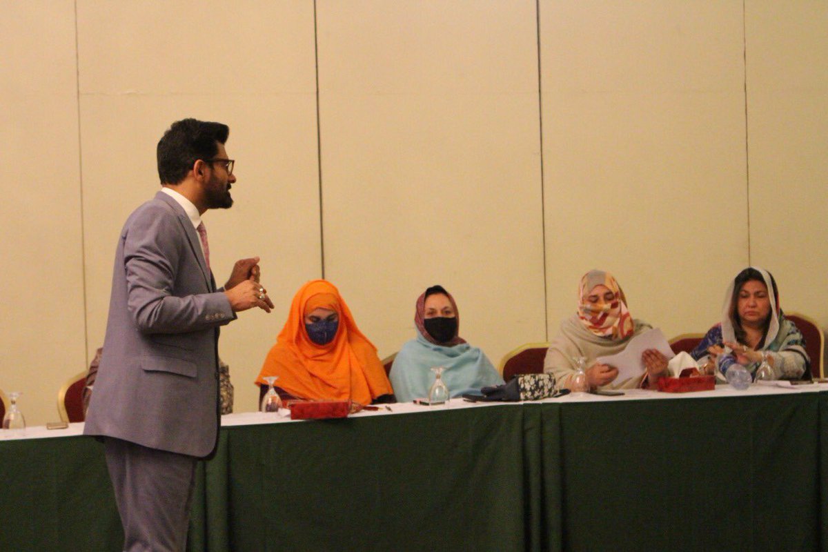 AnthroInsights's tweet photo. Additional Sec. NA @Shamoon_Hashmi gave a presentation on Building Consensus across Party Lines during Post Legislative Scrutiny workshop. #FempowerProgramme @NAofPakistan https://t.co/Z46Zn4sWoV