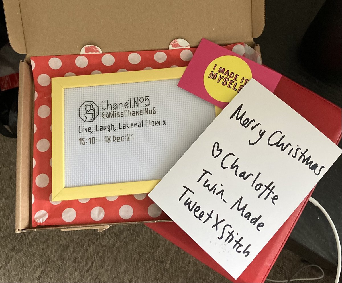 MissChanelNo5's tweet photo. It came! Thank you @tweetXstitch 💕 https://t.co/JtQsM5lSFU