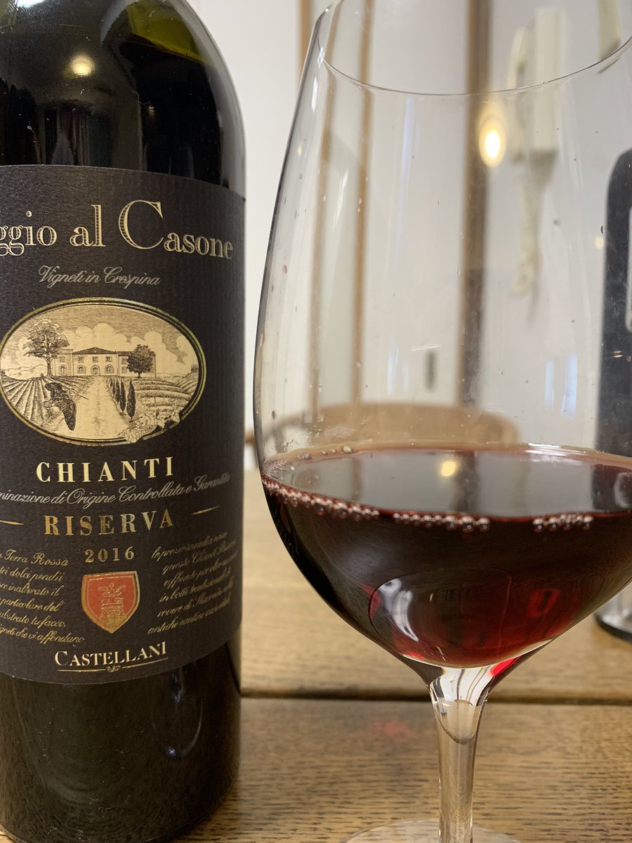 EarthWine0909's tweet photo. Poggio al  Casone

【EP 80点】

外見　6
香り 34
味わい   40

購入価格　3080円

クリスマスイブなので少し奮発

キャンティレゼルバ
果実味がしっかりとあるけど綺麗な味

高得点です

#wine  #ワイン　#評価　#EP  #コスパ https://t.co/0JPCASePoz