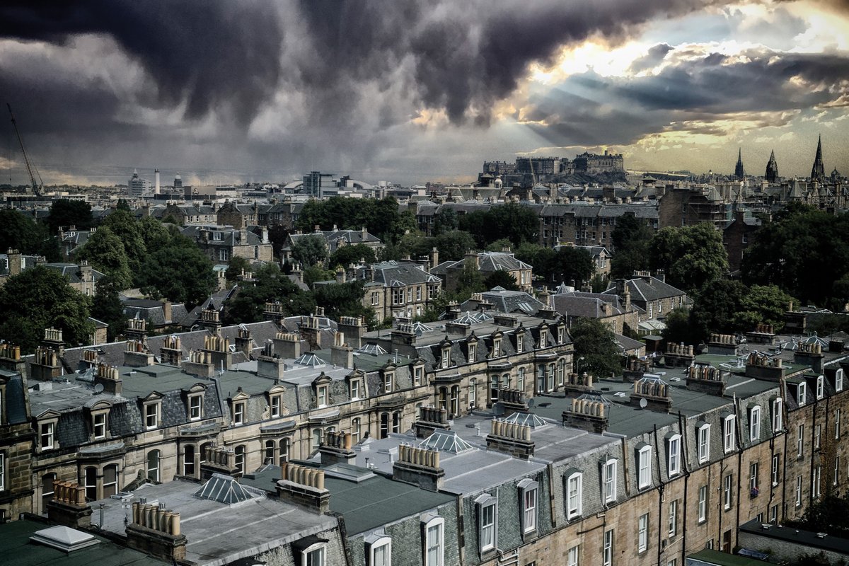 Happy Christmas Eve from old Edinburgh y'all!