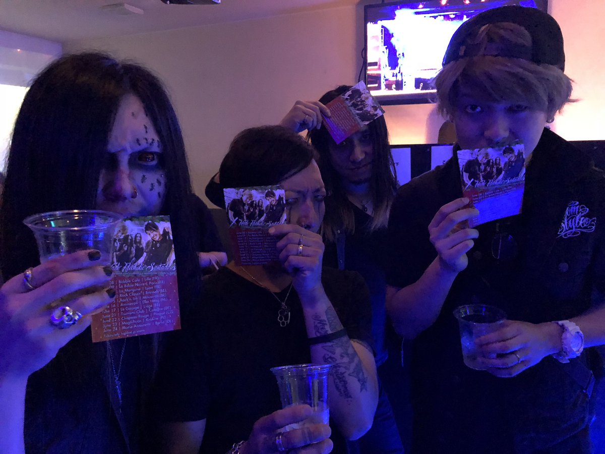 take365hardcore's tweet photo. Merry XMade Alcoholic Santaclatus.
🎄🧑‍🎄🧙🎅🤶🎄🍺

I wish every members will be happy forever. Let's keep doing what you want. 
#xmas045 https://t.co/bkvBhFP7k1