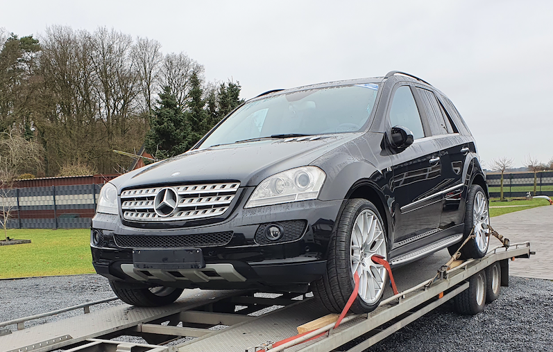 De #Mercedes ML 500 .... ideale reisauto, trekpaard of super de luxe SUV. Aangekocht en geimporteerd uit #Duitsland. We kijken elke wagen ter plekke grondig na en leveren vanuit de Nederlandse garage af na een servicebeurt. #autovinkcom