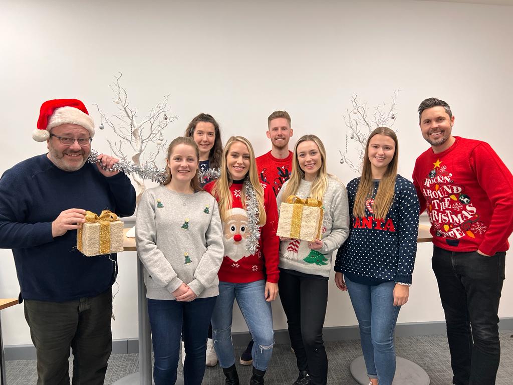 InpulseCo's tweet photo. 🎄☃️MERRY CHRISTMAS FROM THE INPULSE TEAM☃️🎄

A festive picture from some of the team! https://t.co/V3PV9yudRS