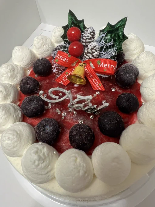 今年もウッドベリーズのフローズンヨーグルトケーキ年に一度のお楽しみ…!また2週間くらいかけてちまちま大事に頂きます 