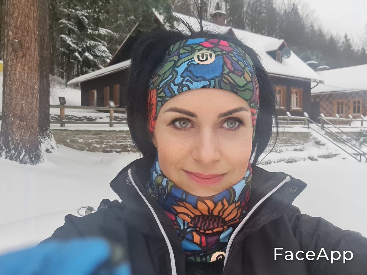 WStaszowska's tweet photo. „Niezwykle ważne jest to, że ratują nas drobiazgi, uśmiech dziecka, rodziny, najbliższych, zmiana pogody, spędzone wspólnie chwile, kubek ulubionej herbaty, czy kawy” - w takich właśnie chwilach rodzi się Jezus 😘

Kochani, niech Jezus prawdziwie narodzi się w Waszych sercach❤ https://t.co/0WZIUuqUy8
