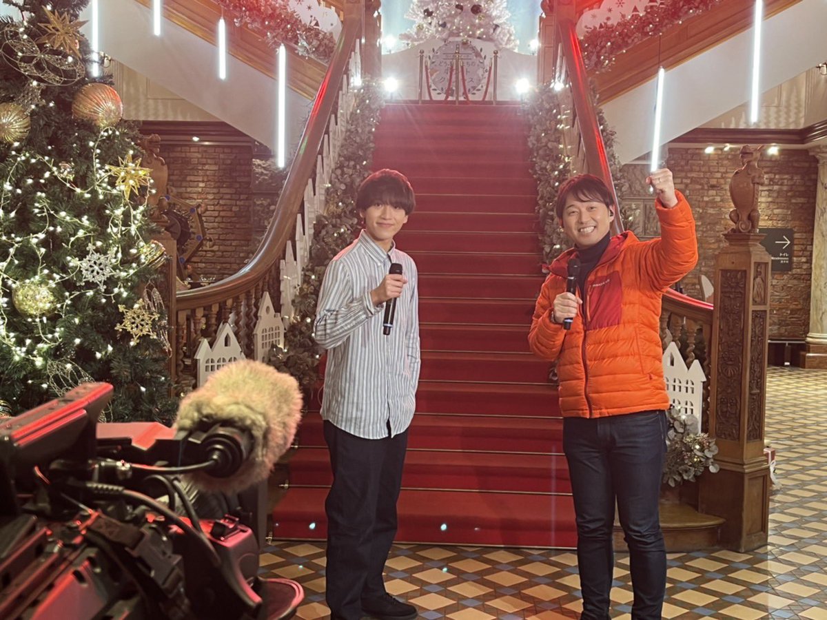 dosanko_wide's tweet image. 【どさんこワイドクリスマスSPの裏側大公開】

名曲『白い恋人たち』の歌唱直前の
島太星くんと岡崎アナです。

白い恋人パークから
感動の歌を届けてくれました👏

#どさんこ30年
#クリスマスSP
#島太星
#生歌唱
#歌手が本業