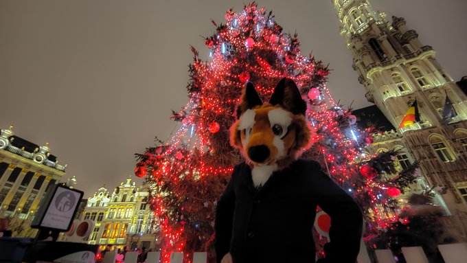 I wish you all a Merry and Happy #FursuitFriday and also a Merry X-Mas of course  #fursuit #fursuiter<a href="/tag/fursuitfriday"class="tags">#FursuitFriday</a><a href="/tag/fursuit"class="tags"><span>#fursuit</span></a><a href="/tag/fursuiter"class="tags"><span>#fursuiter</span></a>