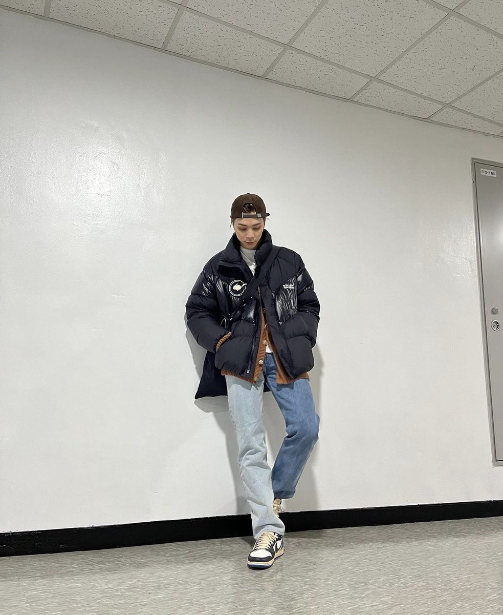 NCTFR's tweet photo. 📸 — #JONNHY
➥ 241221 ; INSTAGRAM
Jonnhy a posté sur son compte 😊
《Joyeux réveillon de Noël 👋》
(1)
@NCTsmtown https://t.co/mfOawh7Rab