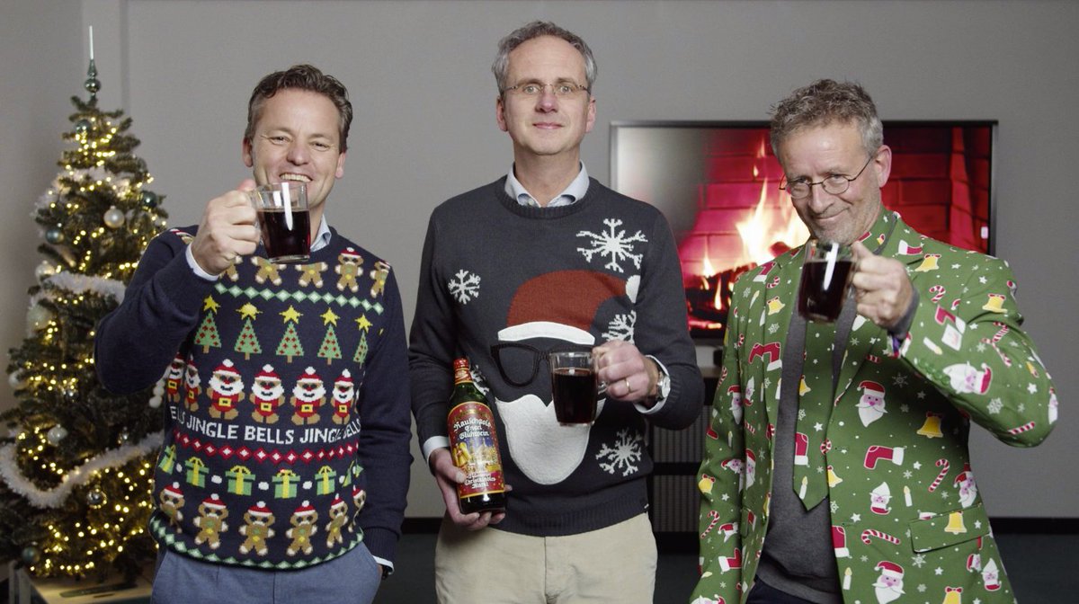 DeVariabele's tweet image. Namens iedereen bij @DeVariabele  wensen we u hele mooie feestdagen en alle goeds voor een gelukkig en vooral gezond 2022! Onze afdeling Projecten is gesloten tot en met 7 januari. De collega's van Service staan op werkdagen gewoon voor u klaar. #gezondeerderverder