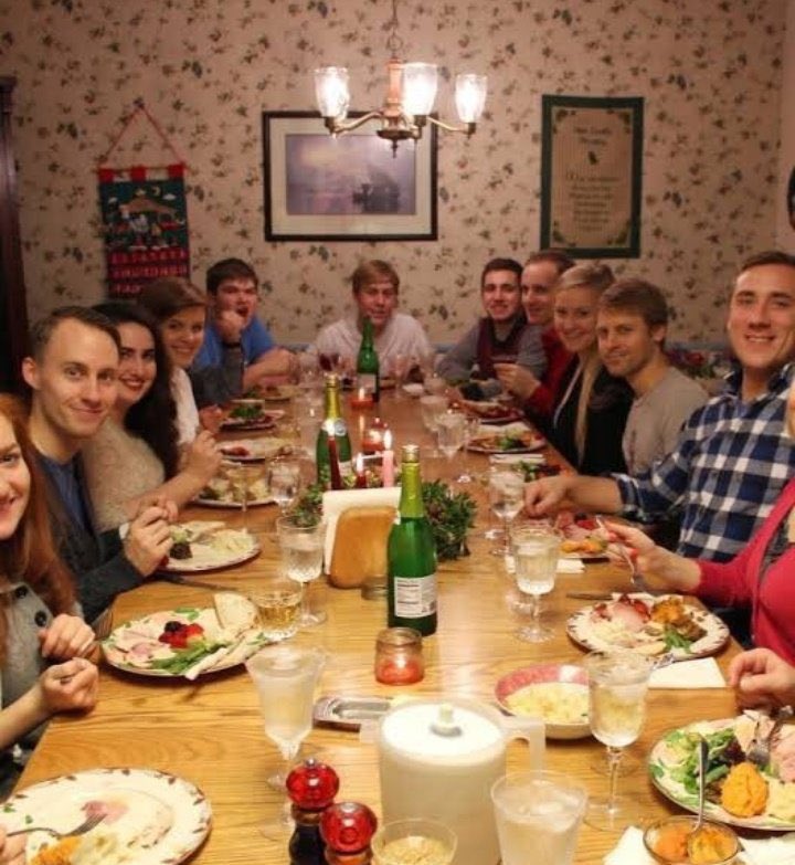 0325home's tweet image. “Merry Chr-… why                 “Like what?”
are you dressed like
that?”