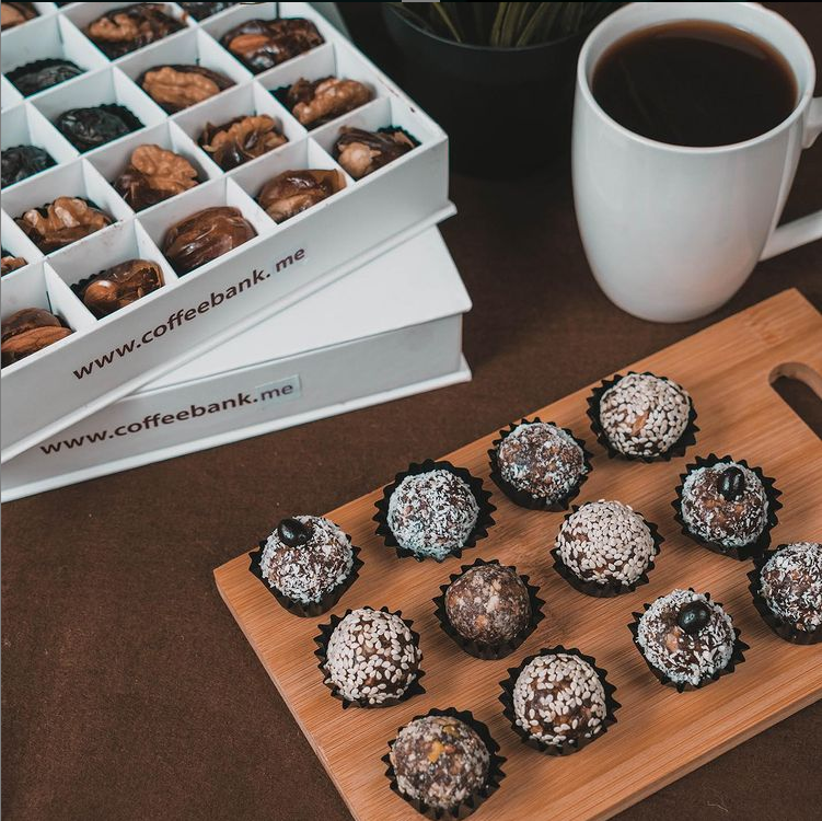Craving for yummy, nutritious #dates? We have prepared the best for you for this holiday season. 
🛒coffeebank.me/shop.html?stor…
---
✅#CoffeeBankME #CoffeeShop 💕☕️🇦🇪
🌐coffeebank.me
🎉coffeebank.me/menu.html
🛒coffeebank.me/shop.html

#IWantDates
#DatesForGoodHealth