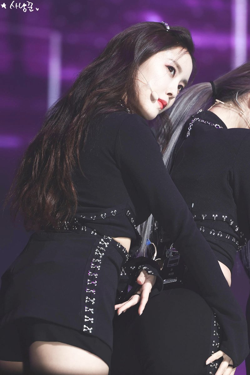 《너 때문에 미쳐》

#효민 #HYOMIN <a href="/b89530/">Hyomin</a> 🖤

📎 bit.ly/3FsMz4j
📎 bit.ly/3enzJs0
📎 bit.ly/3yVph4s
📎 bit.ly/3FuDJmG