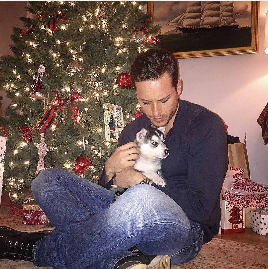 leely077's tweet photo. Joyeux Noรซl ร tous ๐
๐ ๐๐พ ! Profitez de ces moments de joie entourรฉs des personnes qui vous sont proches ! ๐ #fbf #Christmas2015 @jesseleesoffer https://t.co/voiUeYlqBq