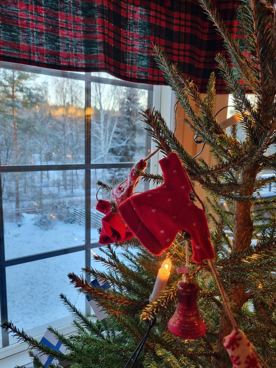 SheridansLaw's tweet photo. Hyvää Joulua! https://t.co/h50Y2irWfx