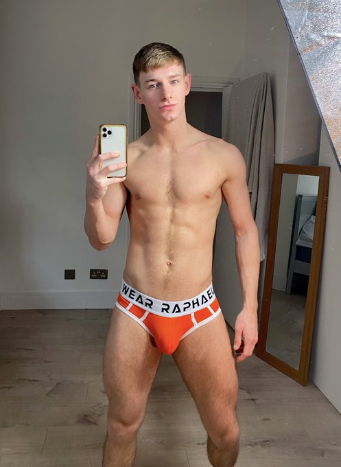 Better get packing to go home 😏 https://t.co/YqNW6eTINR