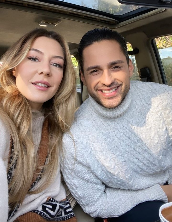 EMDEtkinlik's tweet photo. Obsesyon setinden✨

#ekinmertdaymaz #egekökenli https://t.co/tU6h1VjiET
