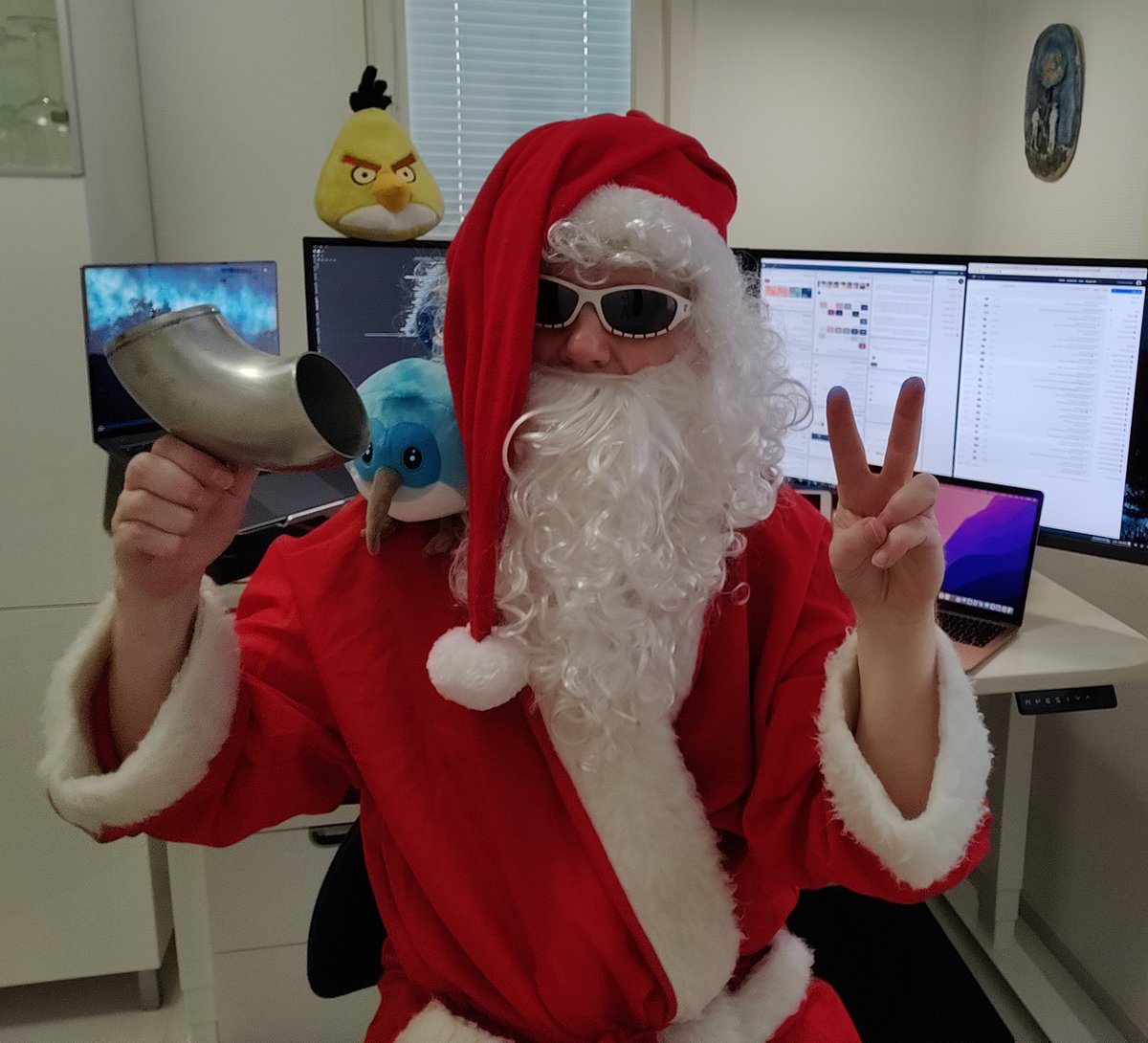 RydMike's tweet photo. Ho ho ho #Flutter #Santa ๐
and #Dashbird whishes all a peaceful #FlutterDev holiday and a Merry Merry Christmas โ ๐ https://t.co/YOaWnu74Vv