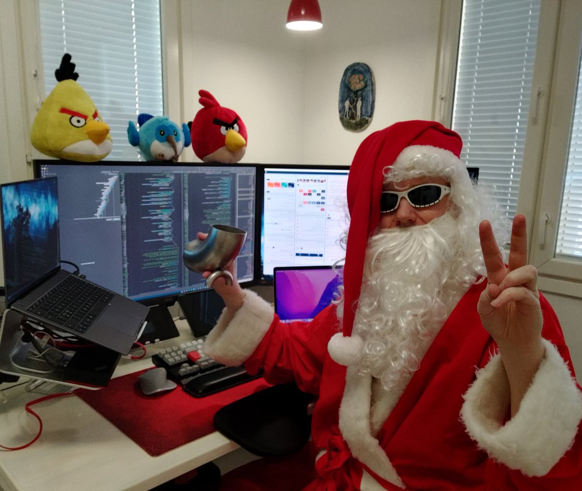 RydMike's tweet photo. Ho ho ho #Flutter #Santa ๐
and #Dashbird whishes all a peaceful #FlutterDev holiday and a Merry Merry Christmas โ ๐ https://t.co/YOaWnu74Vv