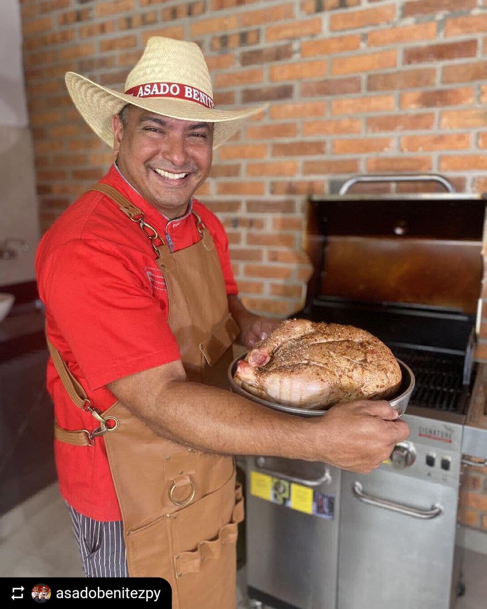PechugonPy's tweet photo. Ya huele a #navidad 
.
En breve va la receta.
.
#AsadoBenitez #ElGranPollo
#Pechugon #PechugonPy
#ElSaborQueNosUneDesdeSiempre https://t.co/PGLqcdZKeC