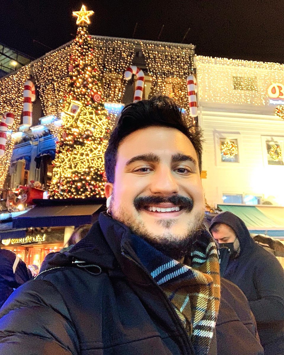 giovanninehme's tweet photo. Merry Christmas 🎁🎄 may this day brings never-ending joy in your and family’s life.
***
#christmas #feative #season #glowing #tree #lights #led #colors #wishing https://t.co/4fJkLJj7ig