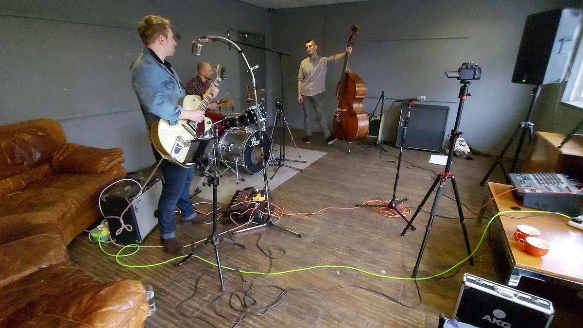 Wishing you all the best Christmas you could wish for and the most positive &amp; healthy new year for everyone. 😁✌

I am happy to be doing this little project with the very talented Jake &amp; Sam.

Keep moving on....  

#rockabillylifestlye
#rocknroll #gretsch #rockabillyriot