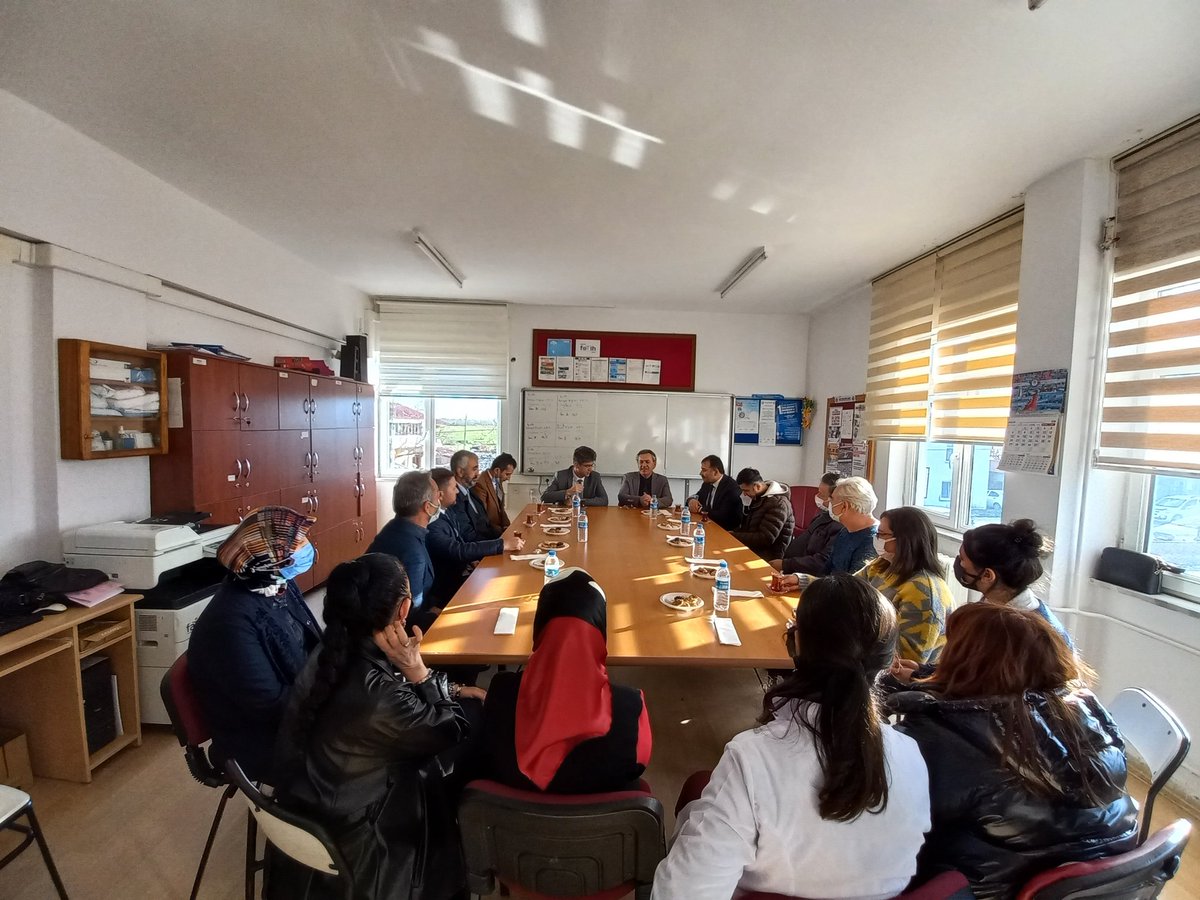 HuseyinAydinOrt's tweet photo. Kütüphanesiz Okul Kalmasın Projesi kapsamında,Vali Yardımcısı,19 Mayıs ilçesi Kaymakamımız İbrahim Civelek ve İl Milli Eğitim Müdürümüz Murat Yiğit,okulumuz kütüphanesinin açılışını yaptı.@tcmeb @zulkifdagli @gokhanmurat1 @samsunmem @19Mayis55MEM @omerdemirkol55 @demiraydin1976 https://t.co/phyOWBdznC