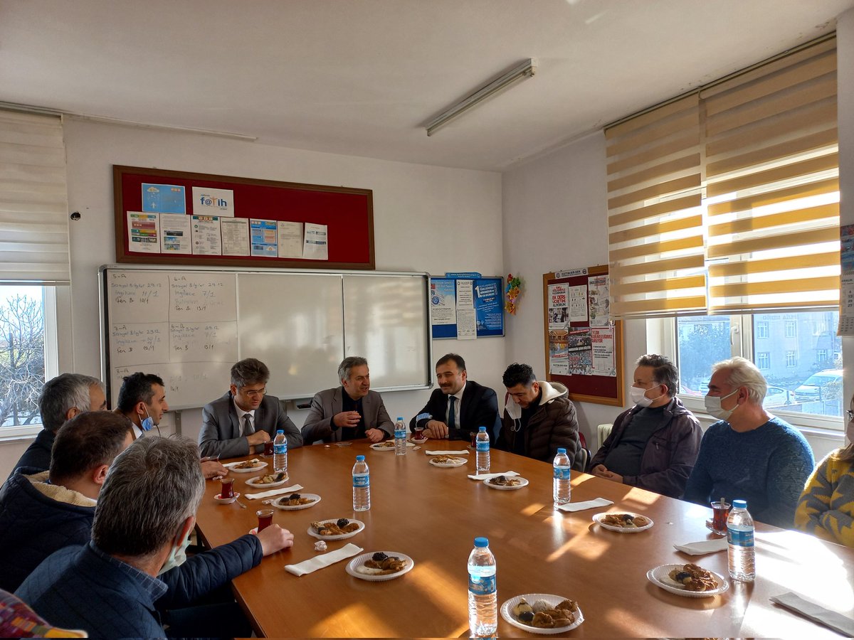 HuseyinAydinOrt's tweet photo. Kütüphanesiz Okul Kalmasın Projesi kapsamında,Vali Yardımcısı,19 Mayıs ilçesi Kaymakamımız İbrahim Civelek ve İl Milli Eğitim Müdürümüz Murat Yiğit,okulumuz kütüphanesinin açılışını yaptı.@tcmeb @zulkifdagli @gokhanmurat1 @samsunmem @19Mayis55MEM @omerdemirkol55 @demiraydin1976 https://t.co/phyOWBdznC