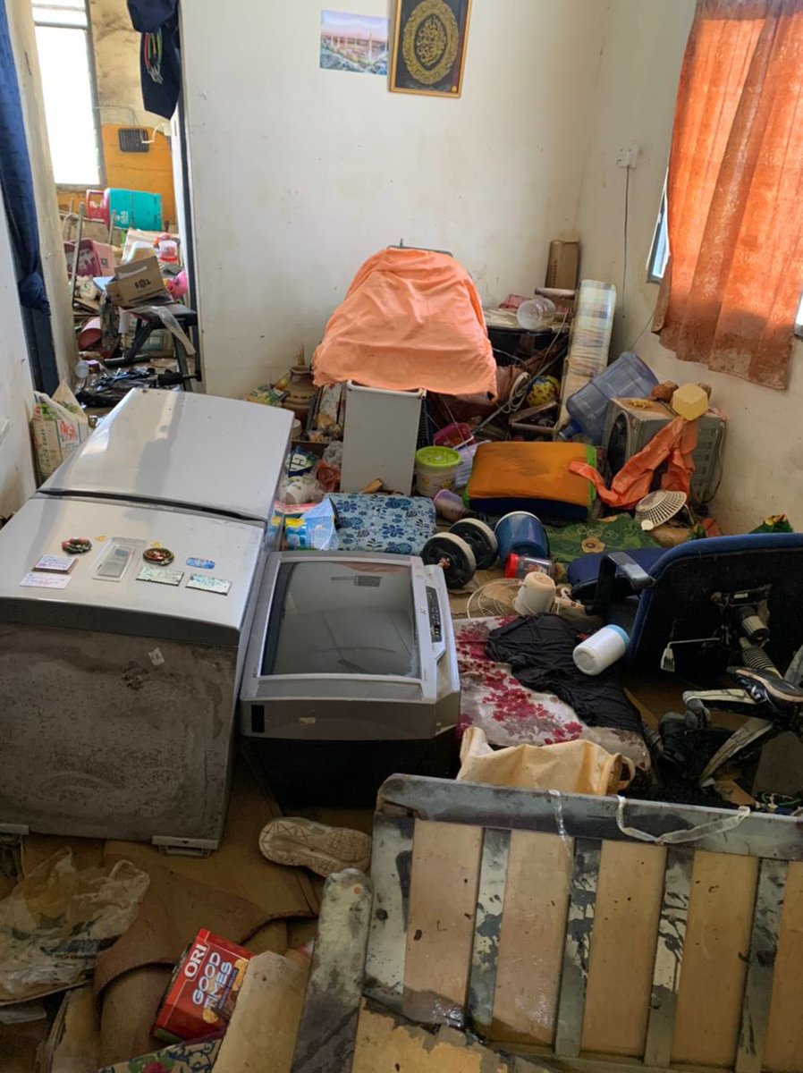 marikofii's tweet photo. Salam,

Maaf if tk selesa tp ini je cara sy utk bantu family suami sy. Suami sy dan keluarga terlibat dlm bencana banjir dan sy nak minta sedikit sumbangan ikhlas dr rakan2 social media sy dan org ramai. Mana2 yg baca minta tlg RT kan twt ni boleh? Sy kepilkan gmbr dkt bawah. https://t.co/y4V5QfgJnM