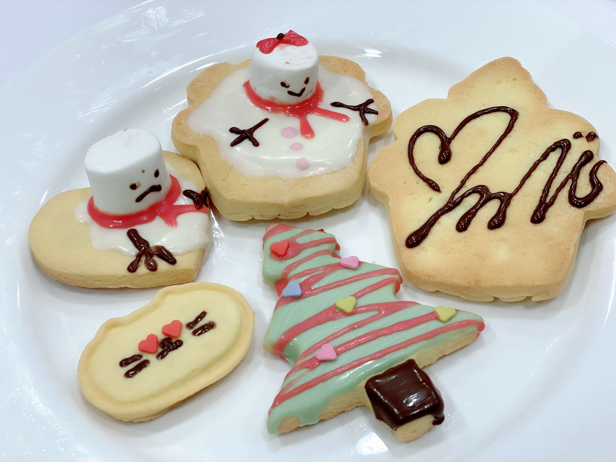 JOYURI_offcl's tweet photo. [#유리스팟] 2021.12.24 크리스마스에 유리가 올까요?👩🏻‍🍳🍪

#조유리 #JOYURI #チョユリ #MERRYYURISTMAS https://t.co/dkqlpQfLrH
