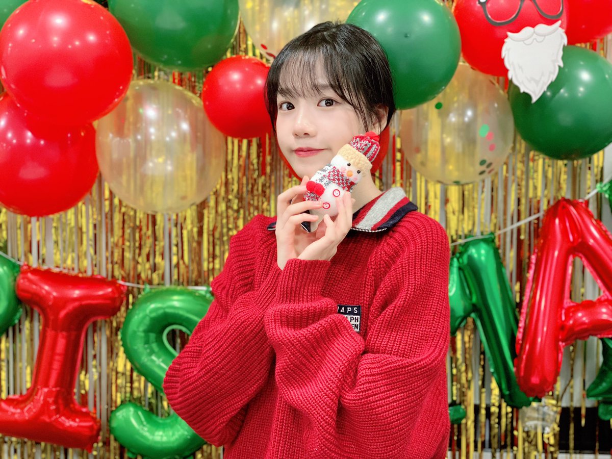 JOYURI_offcl's tweet photo. [#유리스팟] 2021.12.24 크리스마스에 유리가 올까요?👩🏻‍🍳🍪

#조유리 #JOYURI #チョユリ #MERRYYURISTMAS https://t.co/dkqlpQfLrH
