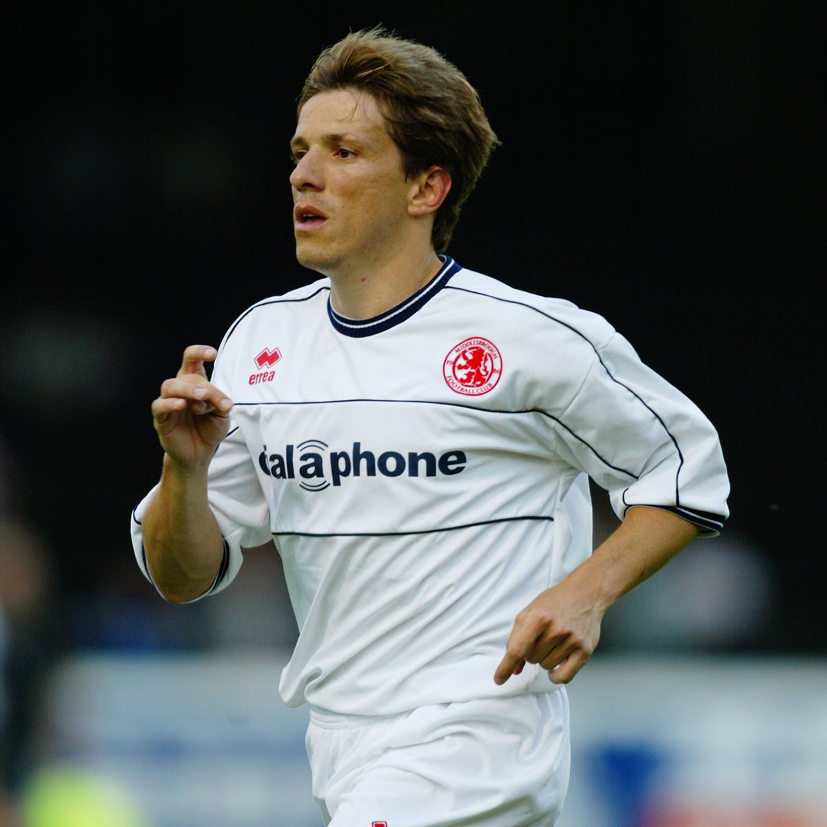 bet365's tweet image. 1995: Joined the club for £4m.

1997: Reached the FA Cup and League Cup finals.

1998: Left to pursue his dream of playing at the World Cup.

2002: Won the World Cup and returned to Boro.

2004: Won the League Cup.

2007: Voted club's best ever player.

Juninho = 🇧🇷🎩

#Boro