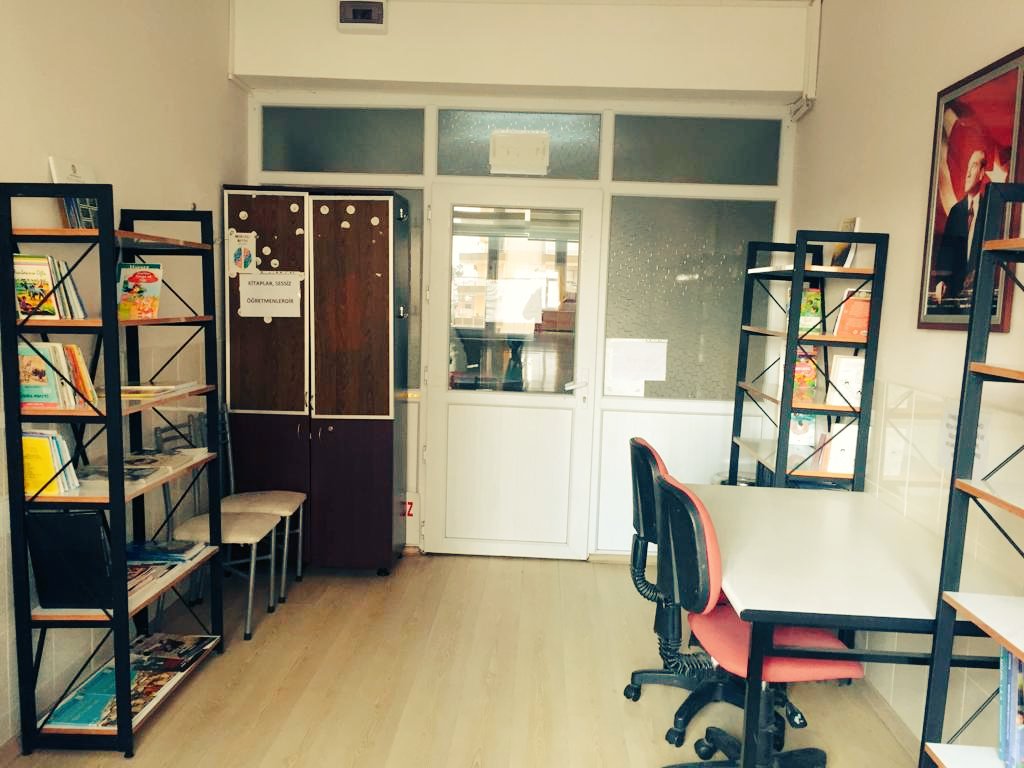 MezitliDeveli's tweet photo. Kitaplar uygarlığa yol gösteren ışıklardır..

Bakanlığımızın "Kütüphanesiz Okul Kalmayacak" projesi kapsamında yeni kütüphanemizi oluşturduk.
@meb
@AdemKoca46
@MezitliMEM 
@SungurAte https://t.co/kSsnOoFA12