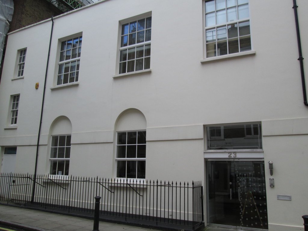 Z95BuenosAires's tweet image. Last Christmas fue grabada en agosto de 1984 en los Estudios Advision.

Advision es un estudio británico ubicado en Londres y que fue también usado para grabar x artistas de la talla de Bowie, Per Shop Boys, TRex y Fleetwood Mac, entre otros.

#Navidad2021 🔶#Z95