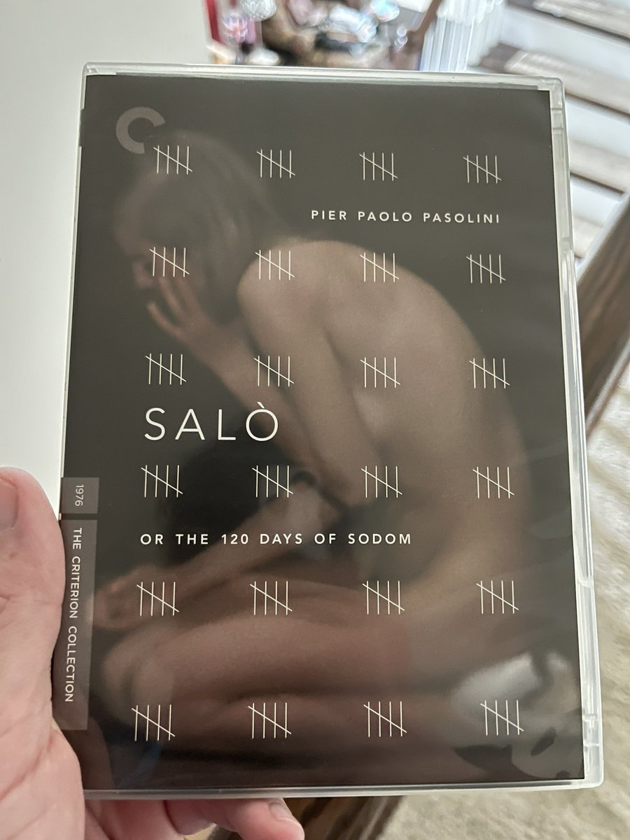 sheeeeeeeeets's tweet image. About to watch a Christmas movie with the fam :)