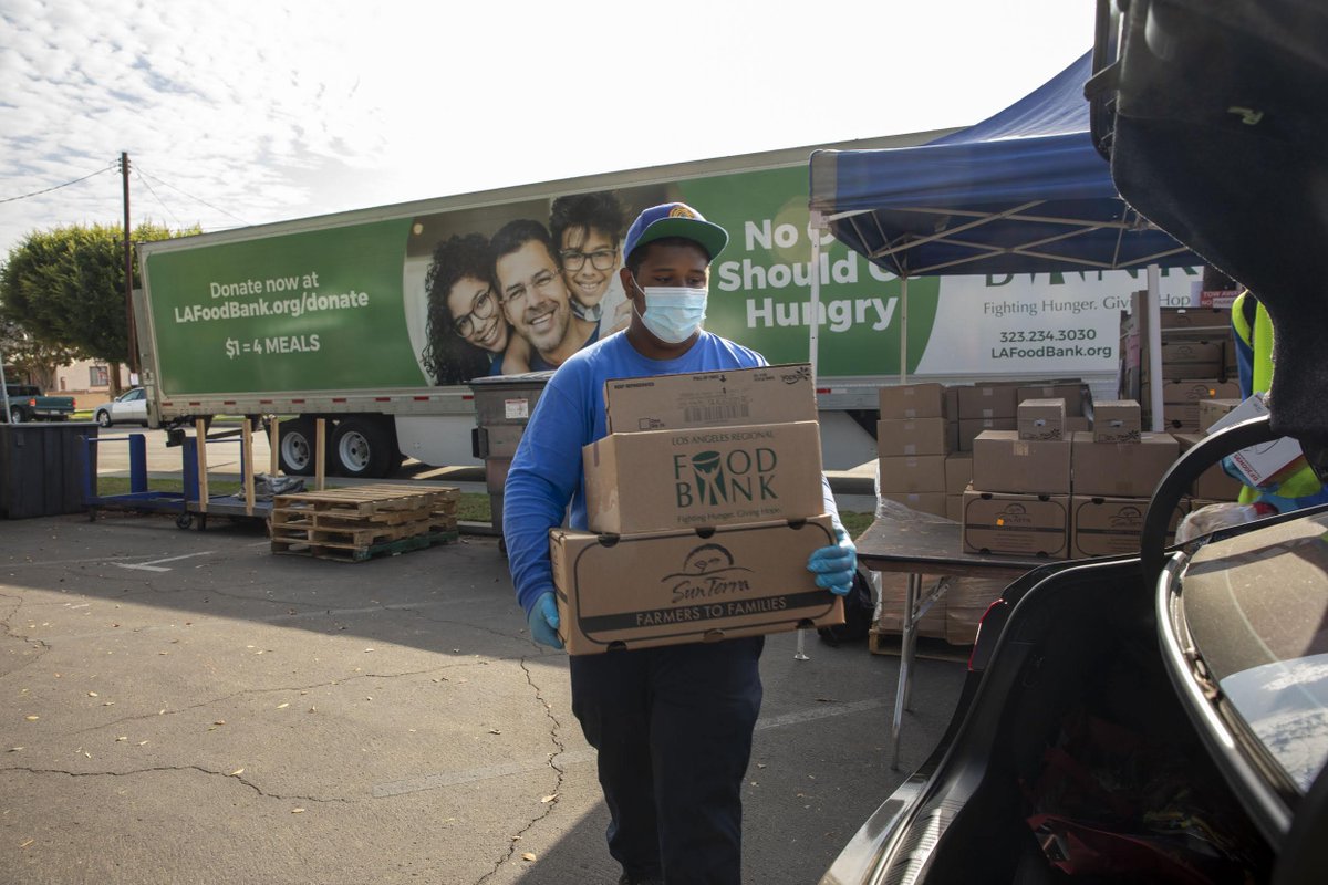 LAFoodBank's tweet photo. This year's #WeFeedLA 2021 Virtual Food Drive Challenge is a great opportunity to help the LA Regional #FoodBank fight hunger! When you start a fundraiser
 or make a one-time donation, you are helping provide healthy meals to families in need. Sign up at https://t.co/EEmbz709Uf. https://t.co/1ApsgtbJrk