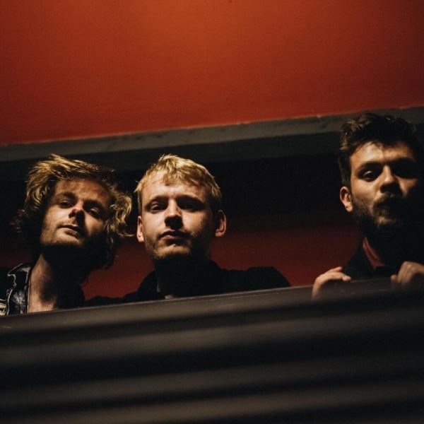 #playingNow THE GREY MERCHANT: Mondegreen Blue (from 2022) <a href="/grey_merchant/">The Grey Merchant</a> Another 'wow-factor' single from the Cork lads, following-up their second album  2xs.rocks/support