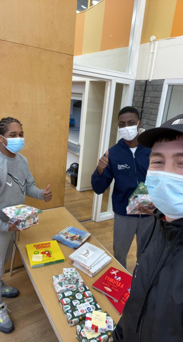 A big shout out and thank you to <a href="/MPSSouthwark/">Southwark Police | Central South BCU</a> <a href="/LambethMPS/">Lambeth Police | Central South BCU</a> for all the books and presents from the <a href="/metpoliceuk/">Metropolitan Police</a> Christmas appeal kindly donated by yourselves and members of the community! The children loved them! ❤️🎄⛄️⭐️ #HappyChristmas #StaySafe