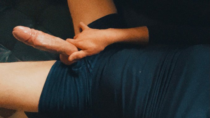 Merry Christmas all!  https://t.co/BdXtUy5aCP  #bigdick #bigcock #bigcockxxl #xxl #solomale #amateurporn<a href="/tag/bigdick"class="tags">#bigdick</a><a href="/tag/porn"class="tags"><span>#porn</span></a><a href="/tag/male"class="tags"><span>#male</span></a><a href="/tag/christmaseve"class="tags"><span>#christmaseve</span></a><a href="/tag/sweatpants"class="tags"><span>#sweatpants</span></a><a href="/tag/solo"class="tags"><span>#solo</span></a><a href="/tag/amateurporn"class="tags"><span>#amateurporn</span></a>