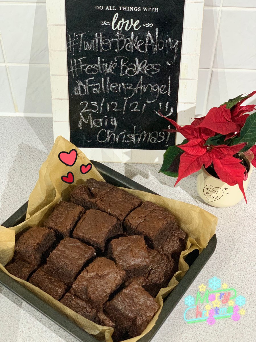 FallenzAngel's tweet image. Merry Christmas everyone! 🎄😊
My daughter Chloe 💕@rocksanie baked brownies for work so it was a rushed photo! @thebakingnanna1 @Rob_C_Allen #TwitterBakeAlong #FestiveBakes