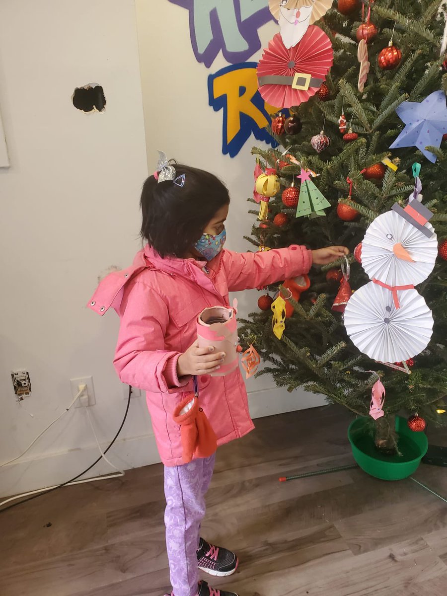 thecornersjt's tweet photo. Thanks to these wonderful kids Navya, Advika and Bhargavkunka for there beautiful holiday decor made from scratch. Our tree is so decked up. #shareandreuse #myhood #holidaydecor #communitylove https://t.co/4Q7ivy8mqp