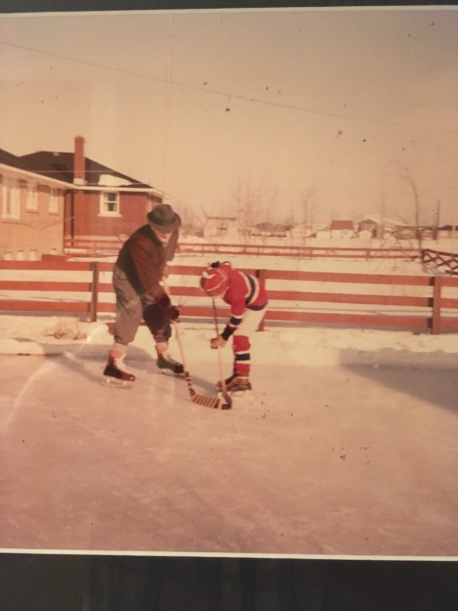 LarinRick's tweet image. @darrendrgeger I just love looking at all the outdoor rinks that parents have made for their children, how fortunate those children are.I was born in 1951 and there weren't too many backyard rinks in those days but my dad made this one in 1959.