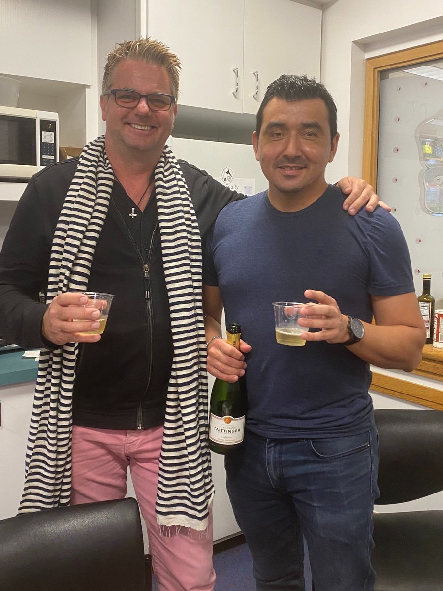 Roose Lab UCSF (@roose_jeroen) on Twitter photo #Cancer brain #metastasis manuscript in press <a href="/CellCellPress/">Cell</a>! Special moment <a href="/UCSF/">UC San Francisco</a> <a href="/HDFCCC/">SAMALETI GOVARDHAN</a> around the holidays. Gift to Zena (1945-2020) ❤️. Honored to mentor Hugo, Zena's trainee now in Roose lab. Super job Hugo! Thx <a href="/TheMarkFdn/">The Mark Foundation for Cancer Research</a>. Please RT 🙏. Zena Werb nature.com/articles/s4301… #Cancer brain #metastasis manuscript in press <a href="/CellCellPress/">Cell</a>! Special moment <a href="/UCSF/">UC San Francisco</a> <a href="/HDFCCC/">SAMALETI GOVARDHAN</a> around the holidays. Gift to Zena (1945-2020) ❤️. Honored to mentor Hugo, Zena's trainee now in Roose lab. Super job Hugo! Thx <a href="/TheMarkFdn/">The Mark Foundation for Cancer Research</a>. Please RT 🙏. Zena Werb nature.com/articles/s4301…