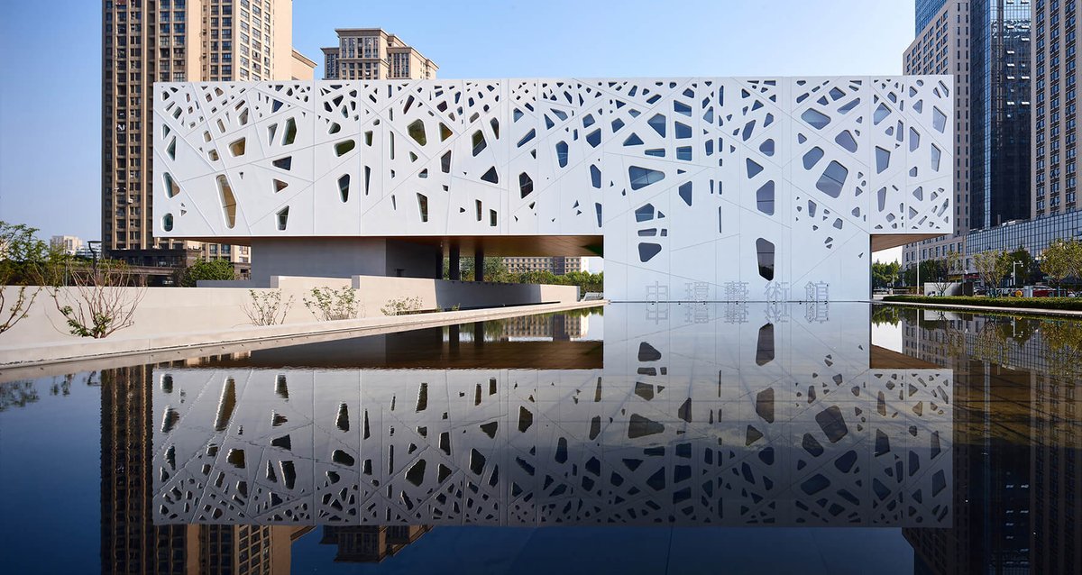 AmazingArchi's tweet photo. The Central Ring Gallery in Hefei, An Hui Province, #China Designed by Studio A+
Read more: https://t.co/WrwLH9pOSG
Photography: Chen Su, Fang Chun
#artgallery #architect #architecture #amazingarchitecture #photography #gallery #floating #design #interiorarchitecture #interiora https://t.co/JSgMMSiTgi