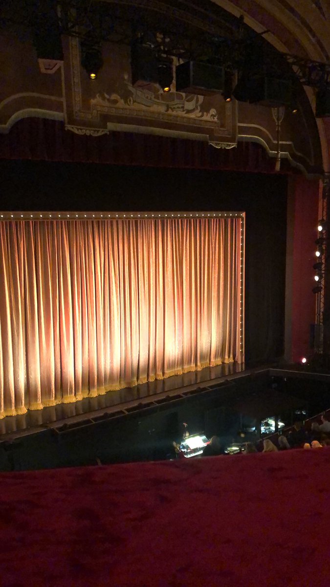Absolutely loved being able to be at my local theatre yesterday <a href="/Dreamgirls_UK/">Dreamgirls UK</a> ✨ a crazy talented cast - we loved it! 👏🏼👏🏼👏🏼