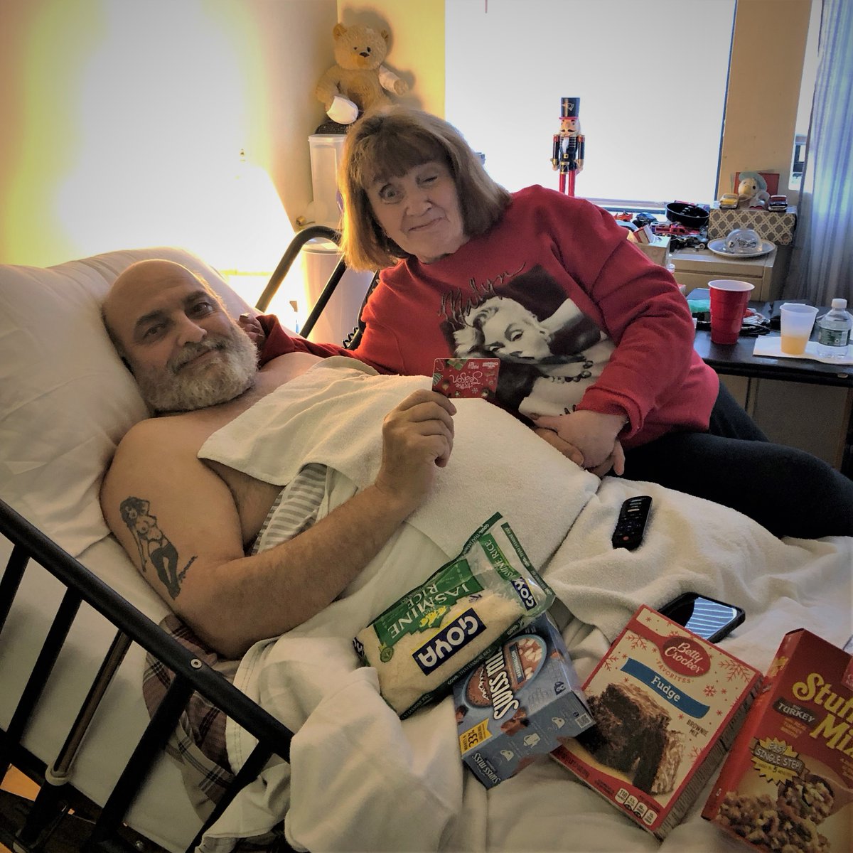 ESWAorg's tweet photo. #ThankYou to our friends at #FallonHealth and #SummitElderCare in #WorcesterMA for their generous donation of holiday food bags for our clients. Our folks REALLY appreciate the generosity this holiday season! Fallon helped make their holiday complete! #FeedAFamily #Community https://t.co/tsvhzvg4gI