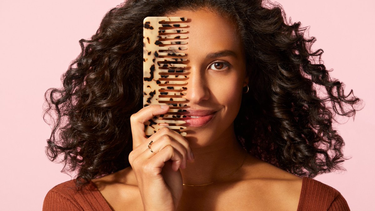 Is every haircare ingredient inclusive?

#Silicones can occlude #hair from essential nutrients and hydration, further weakening damaged or delicate hair. Neossance™ Hemisqualane penetrates the #hairshaft for maximum nourishment.

Learn why that matters: hubs.ly/Q010Y1-z0