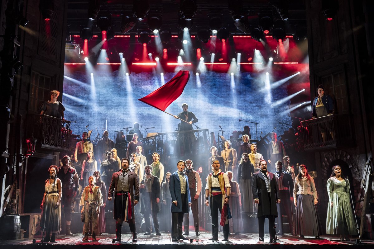 lesmisofficial's tweet photo. You can hear the people sing TONIGHT at 7:30pm on #SkyArts for the television broadcast premiere of Les Misérables - The Staged Concert. 📺

Don't Miz Out! https://t.co/D7fdAUuabf